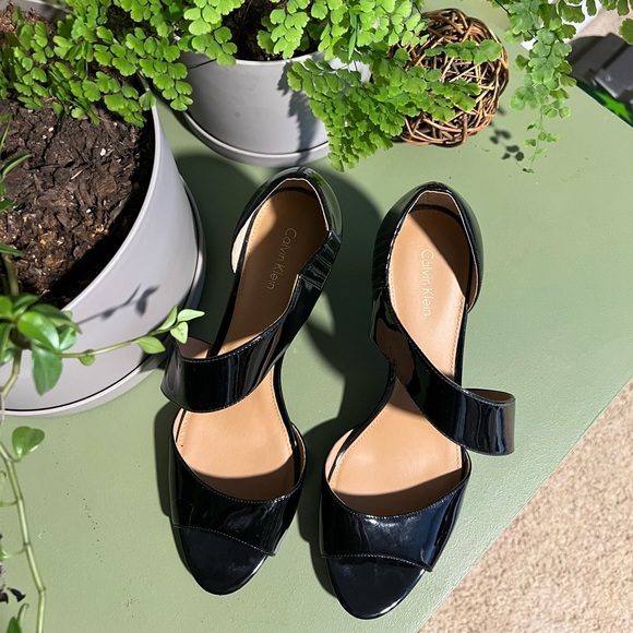 Calvin Klein Laine patent leather open toe pumps Size 9 - Picture 5 of 9